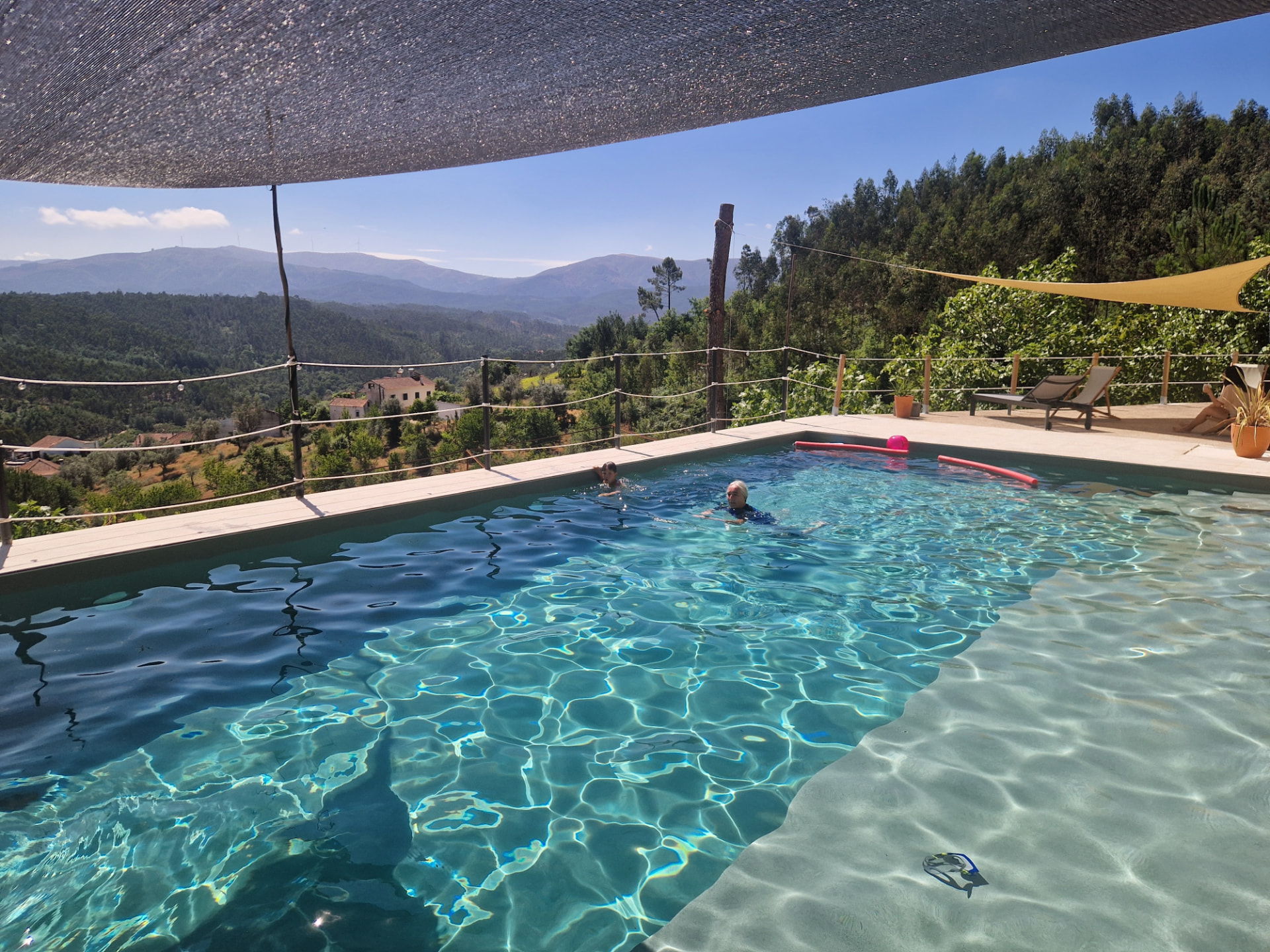 Bela pool main